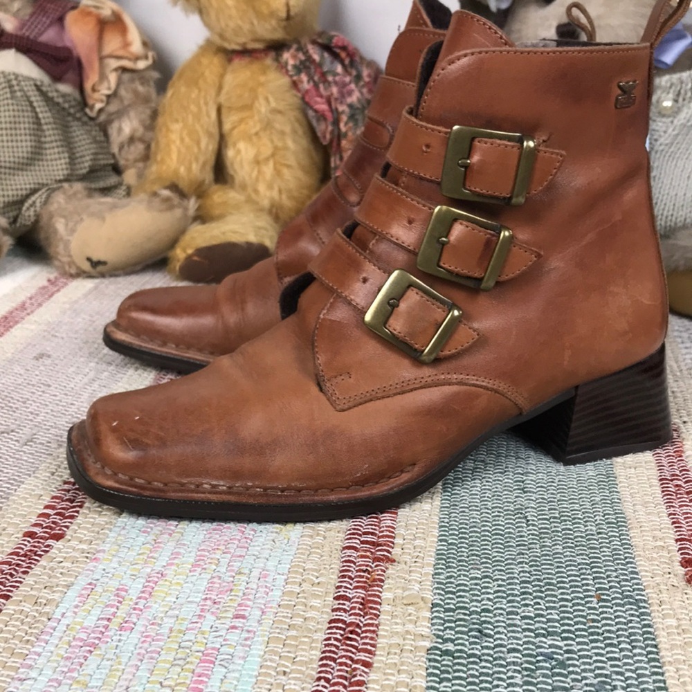 Joe Sanchez Women's Brown Leather Buckle Ankle Boots